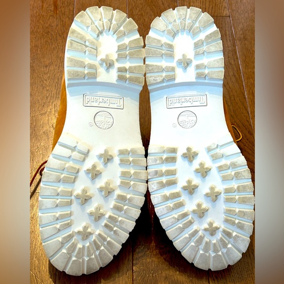 TIMBERLAND s9.5 ladies hiking boots-Worn once! Waterproof suede w/white soles - Picture 11 of 11